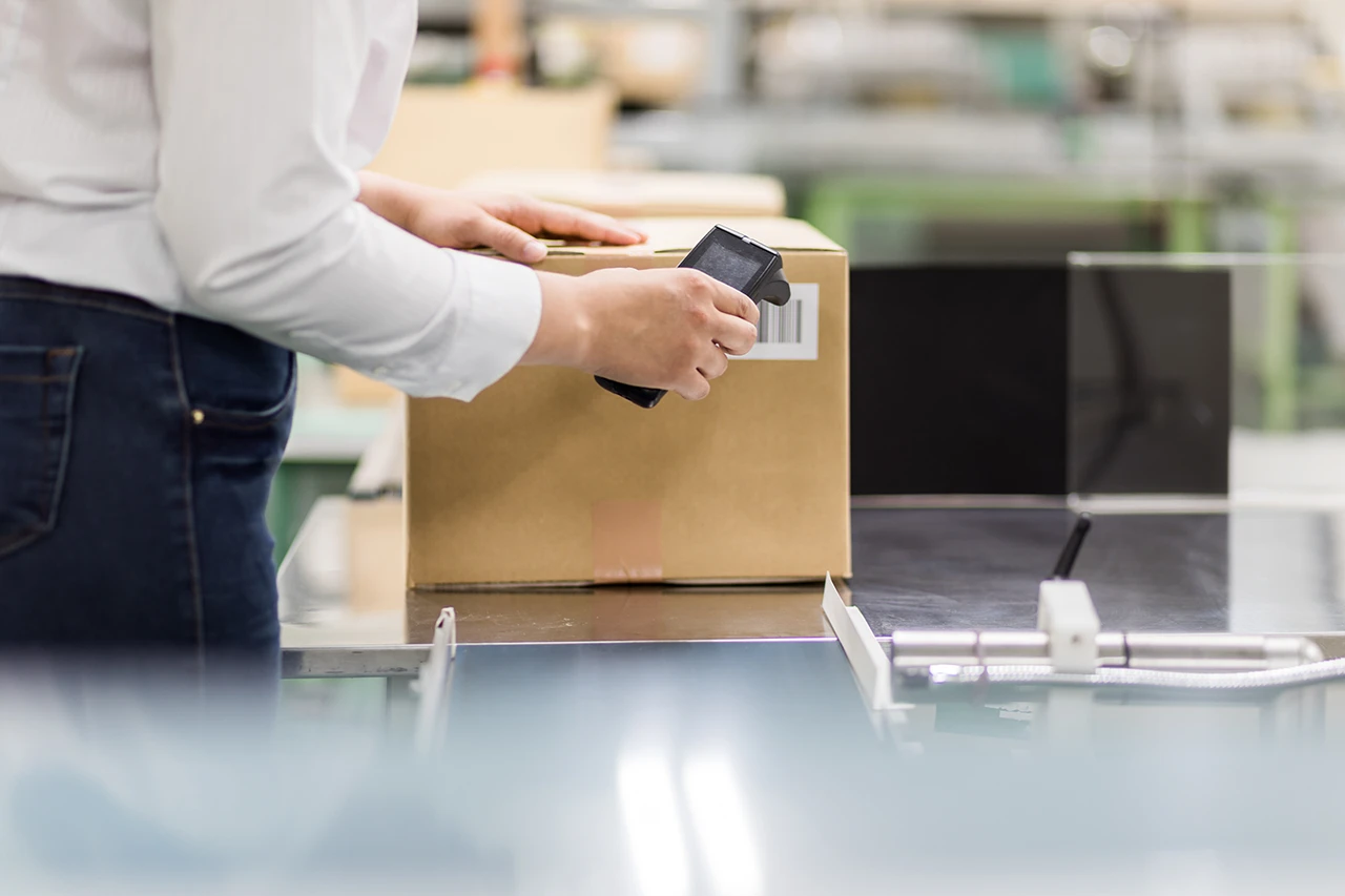 流通加工の費用と設計内製・外注の判断基準と品質事故を防ぐポイント