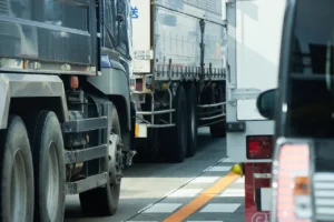 幹線輸送とは？ ネットワーク設計の視点でコスト・遅延リスクを解消する方法